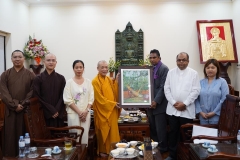 Hà Nội: Đại sứ quán Sri Lanka tại Việt Nam thăm và đỉnh lễ Xá Lợi Phật tại chùa Bằng